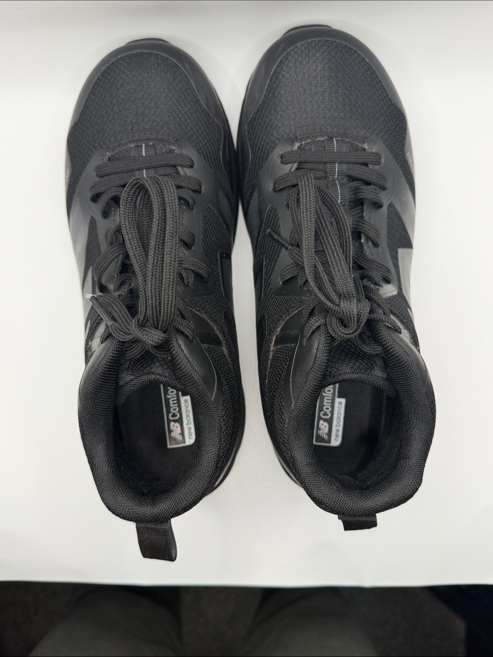 New Balance Wide Width Women’s Evolve Mid Composite Toe Safety Work Shoe
